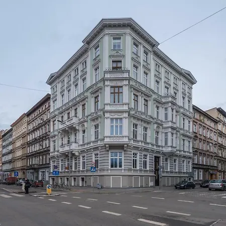 Momo Studio 25 Apartman *