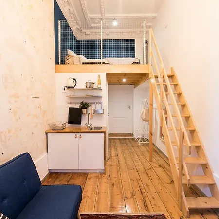 Momo Studio 25 *