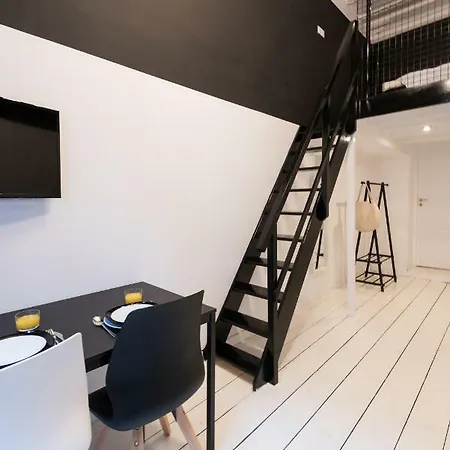 Momo Studio 25 Apartman *